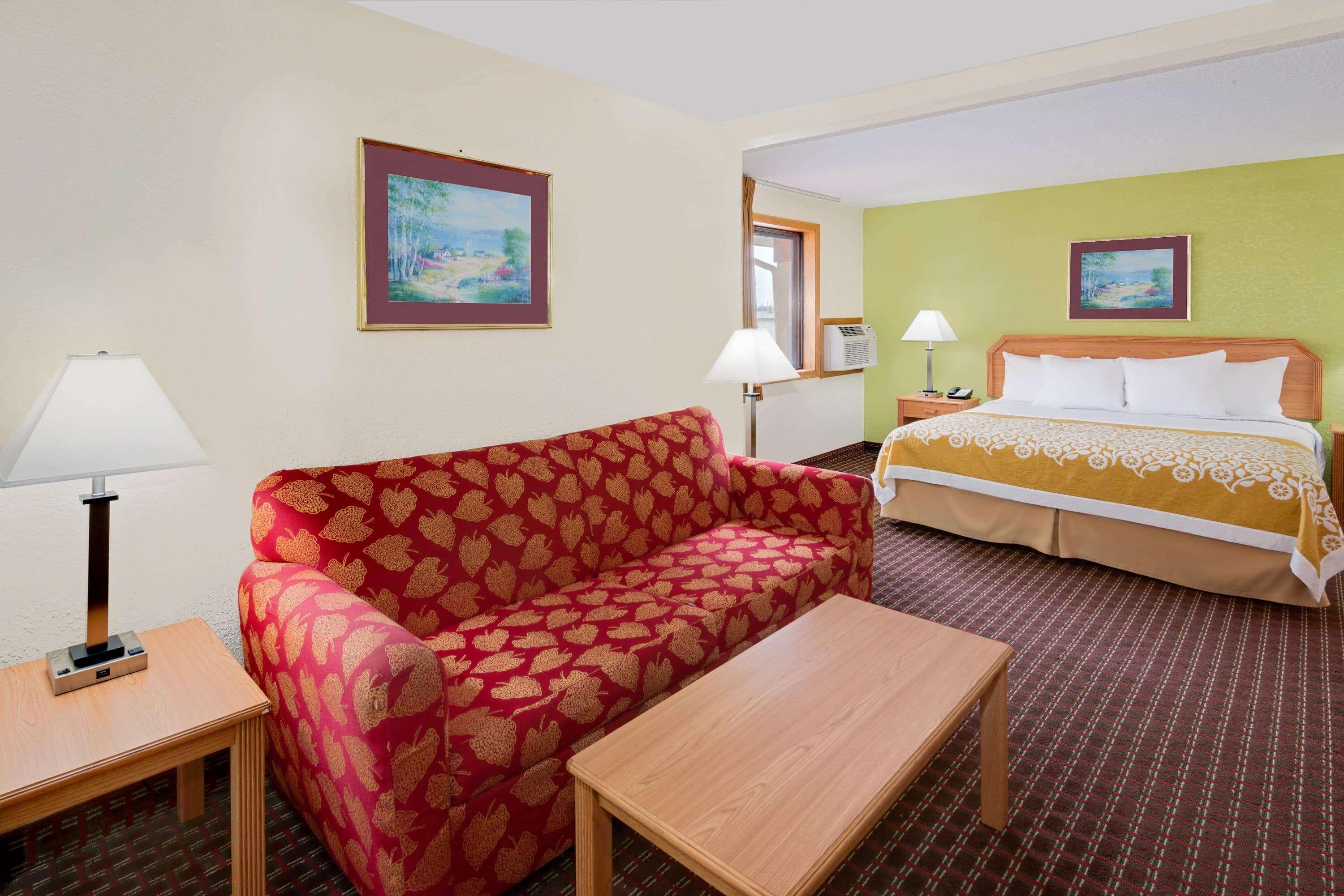 Days Inn By Wyndham Fort Dodge Exterior photo