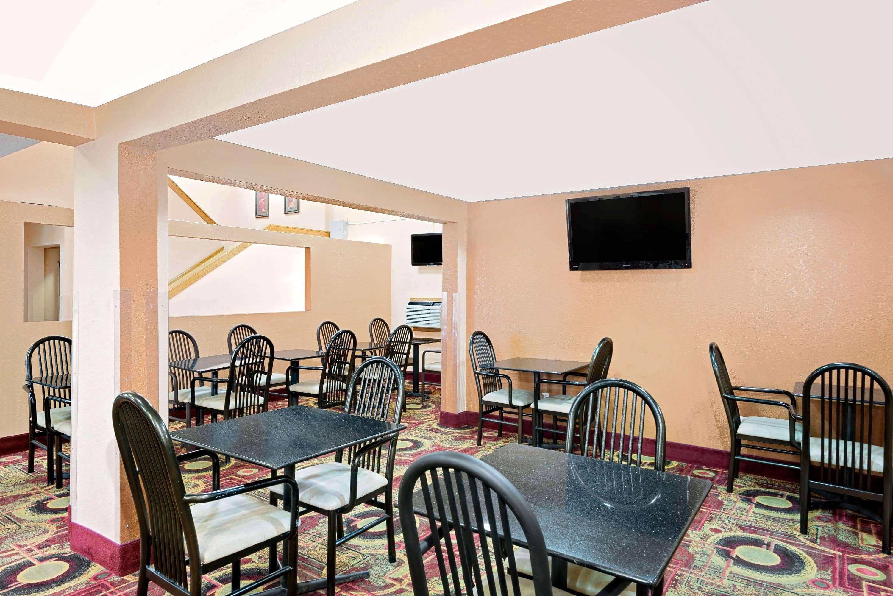 Days Inn By Wyndham Fort Dodge Exterior photo