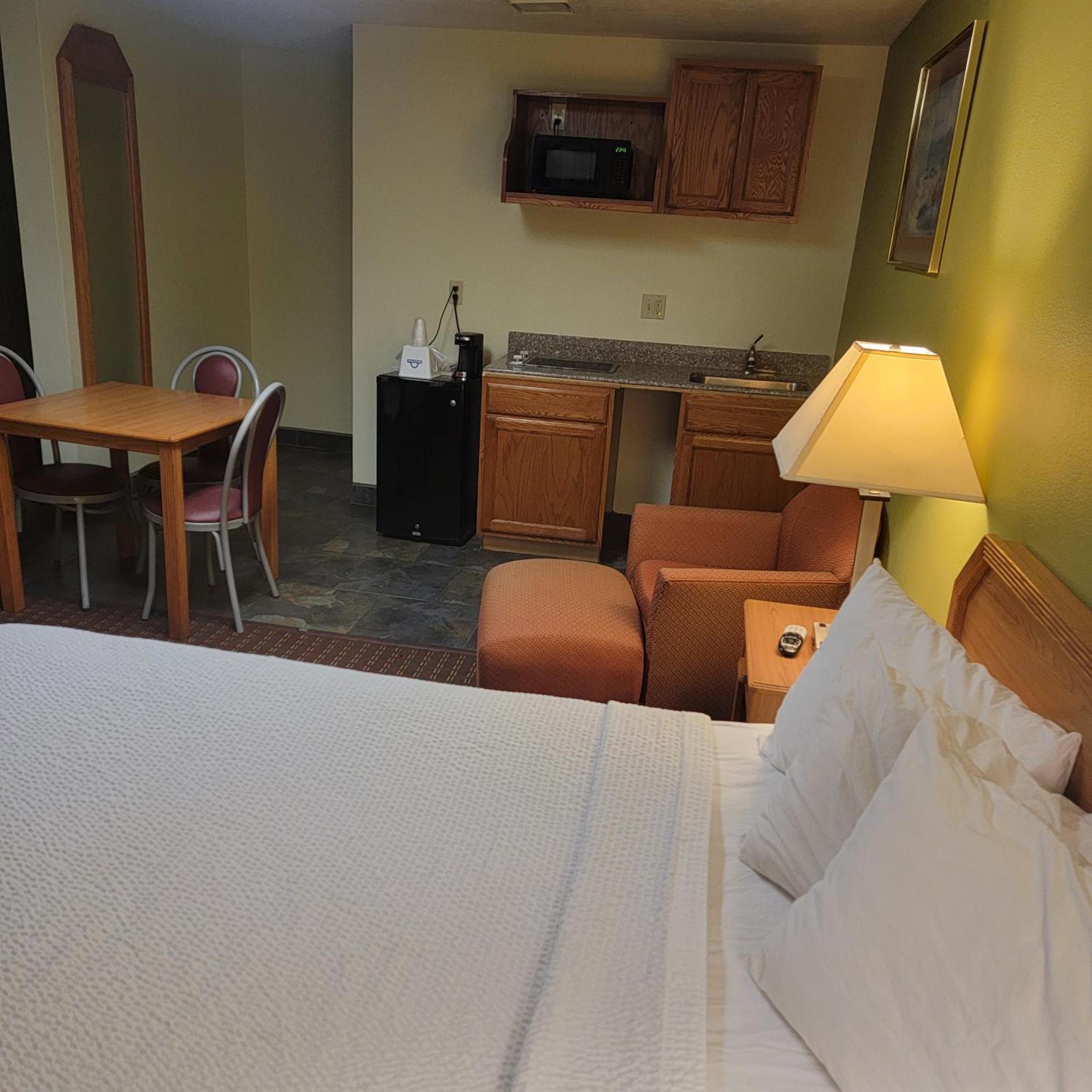 Days Inn By Wyndham Fort Dodge Exterior photo