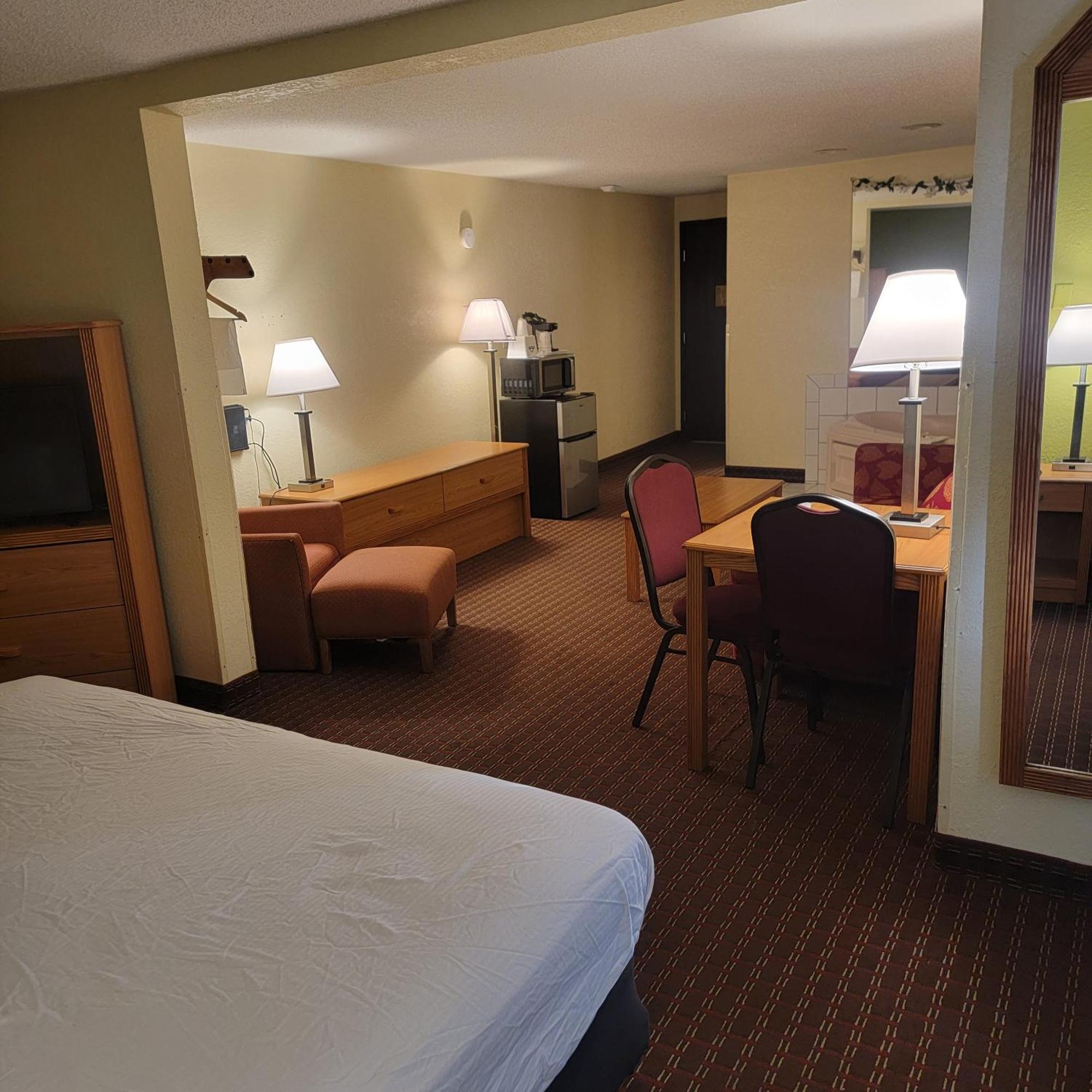 Days Inn By Wyndham Fort Dodge Exterior photo
