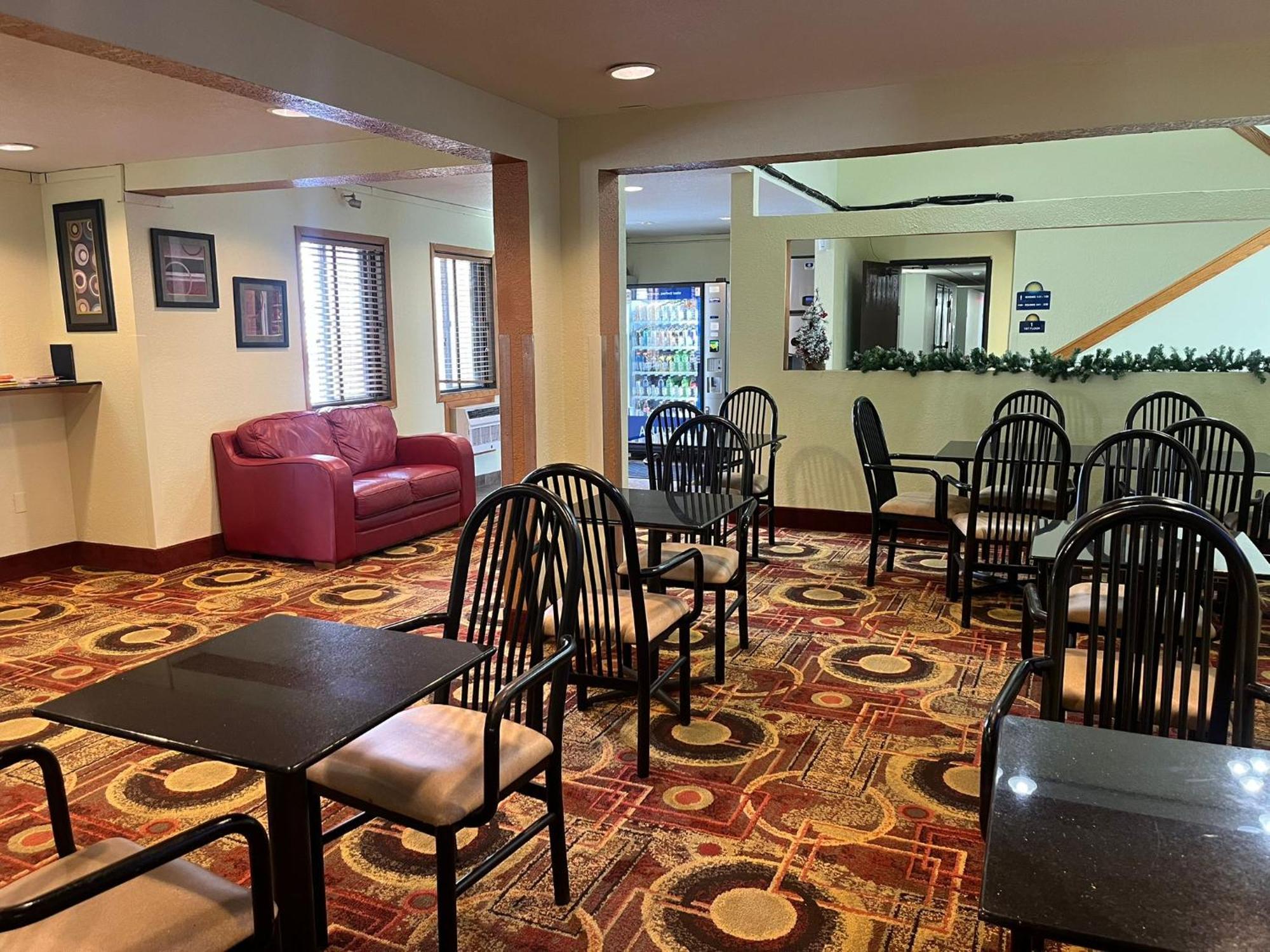 Days Inn By Wyndham Fort Dodge Exterior photo